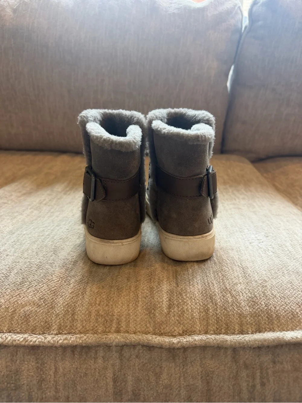 UGG Aika Flat Mid-Height Boots Mole Gray Genuine Suede Fur Lining
